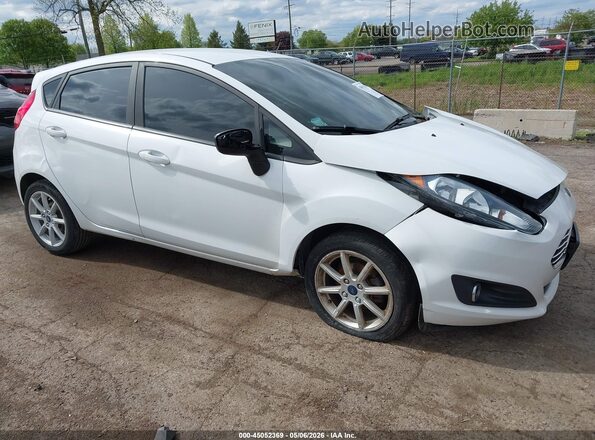 3FADP4EJ6KM128108 2019 FORD FIESTA White Widok wnętrza z tyłu