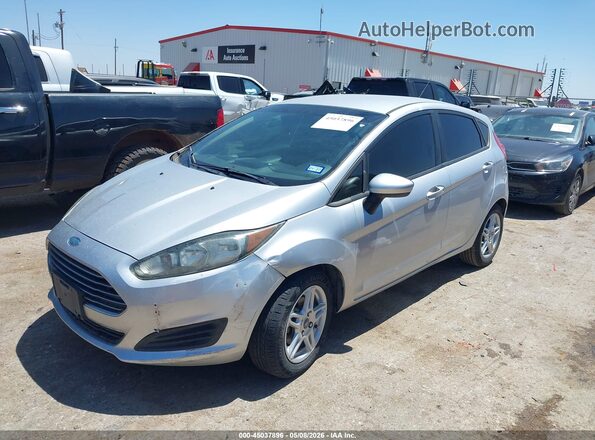 3FADP4EJ7HM119393 2017 FORD FIESTA Silver Vista tres cuartos delantera izquierda