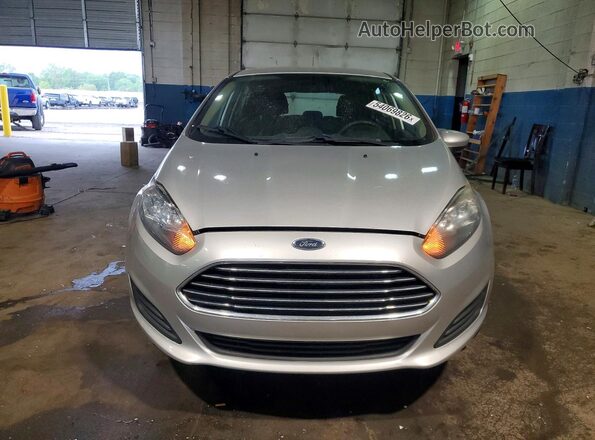 3FADP4EJ8JM112409 2018 FORD FIESTA Silver Դիմացի տեսք