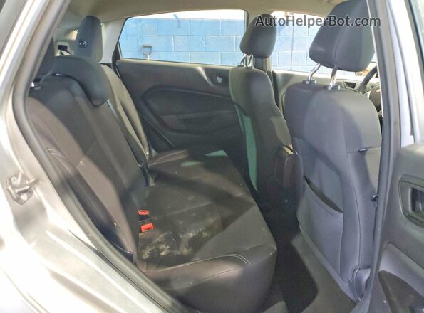 3FADP4EJ8JM112409 2018 FORD FIESTA Silver Սալոնի հետևի տեսք