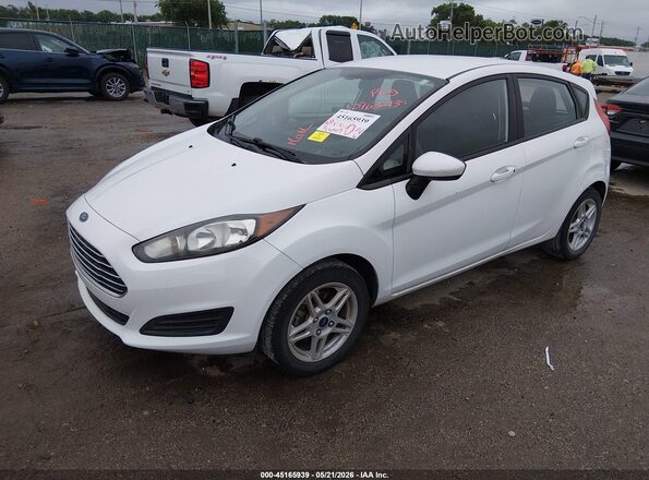 3FADP4EJXHM109814 2017 FORD FIESTA Белый Передняя левая четверть