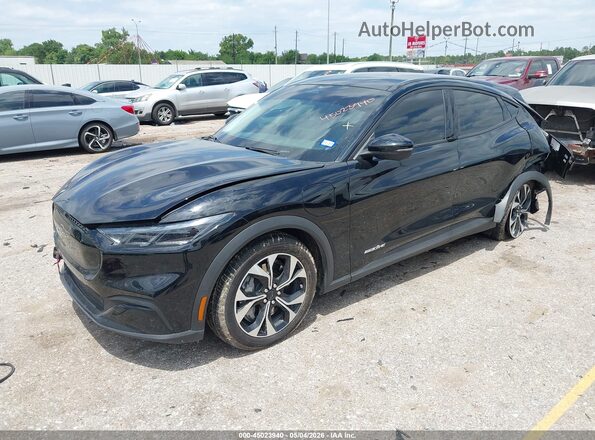 3FMTK1R42SMA11399 2025 FORD MUSTANG MACH-E Черный Передняя левая четверть