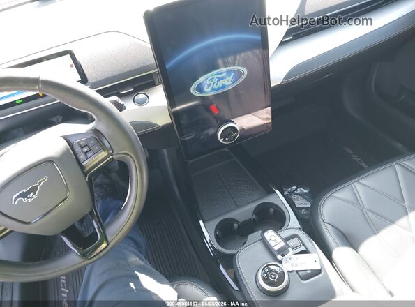3FMTK1SS9MMA35078 2021 FORD MUSTANG MACH-E Синий Вид панели приборов