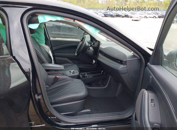 3FMTK1SU9RMA08746 2024 FORD MUSTANG MACH-E Black Front interior view