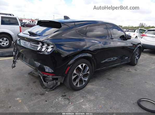 3FMTK3RM2MMA24121 2021 FORD MUSTANG MACH-E Черный Задняя правая четверть