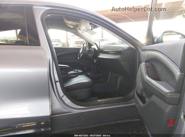 3FMTK3RM2NMA30437 2022 FORD MUSTANG MACH-E Silver Vista interior delantera