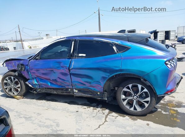 3FMTK3SS2NMA43732 2022 FORD MUSTANG MACH-E Фиолетовый Панорамный вид салона 360°