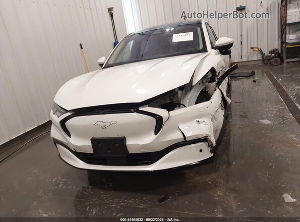 3FMTK3SS8NMA25400 2022 FORD MUSTANG MACH-E White Սարքավորումների վահանակի տեսք