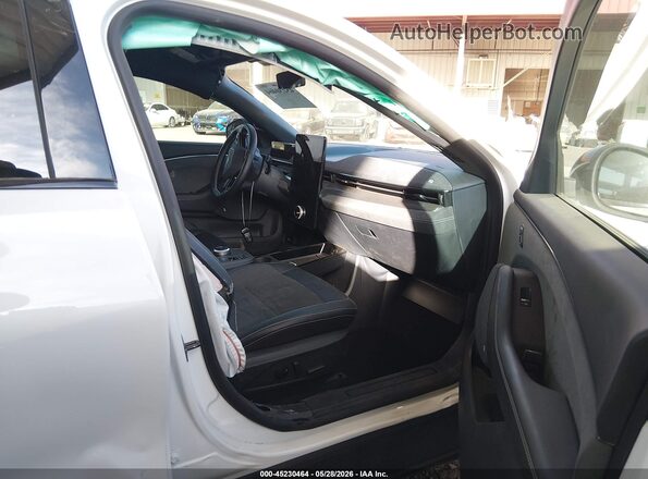 3FMTK4SX6RMA34765 2024 FORD MUSTANG MACH-E White Սալոնի դիմացի տեսք