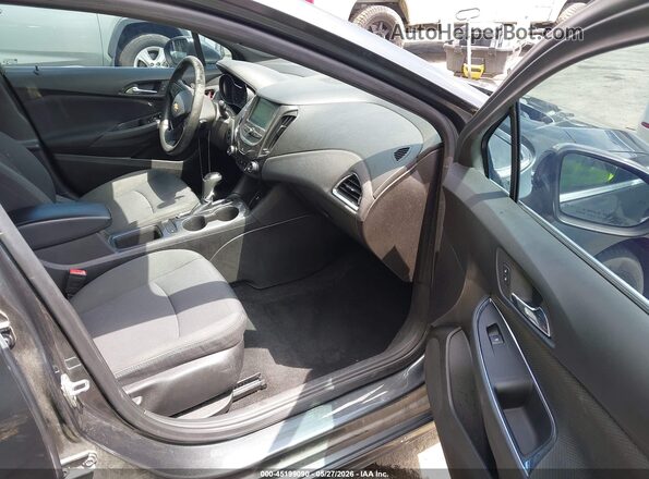 3G1BE6SM2JS589343 2018 CHEVROLET CRUZE Серый Вид салона спереди