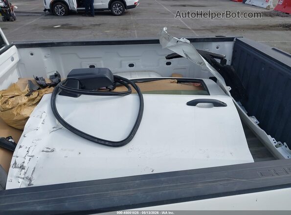 3GCNAAEK7PG335782 2023 CHEVROLET SILVERADO White Widok zestawu wskaźników