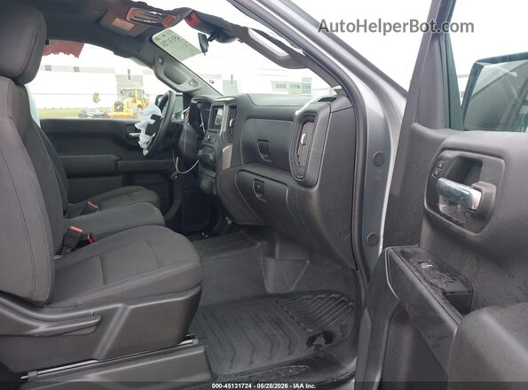 3GCNAAEK7TG146608 2026 CHEVROLET SILVERADO Silver Widok wnętrza z przodu