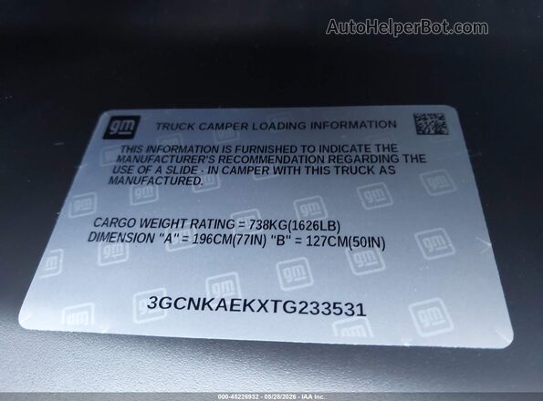 3GCNKAEKXTG233531 2026 CHEVROLET SILVERADO Red Vista del compartimento del motor