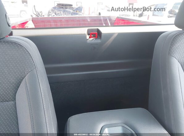 3GCNKAEKXTG233531 2026 CHEVROLET SILVERADO Red Vista de la etiqueta del VIN