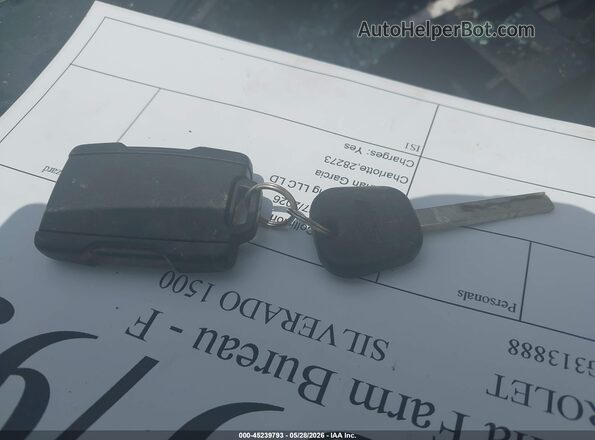 3GCUKREC1GG313888 2016 CHEVROLET SILVERADO White Widok deski rozdzielczej