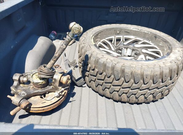 3GCUKREC3HG221327 2017 CHEVROLET SILVERADO Silver Սարքավորումների վահանակի տեսք