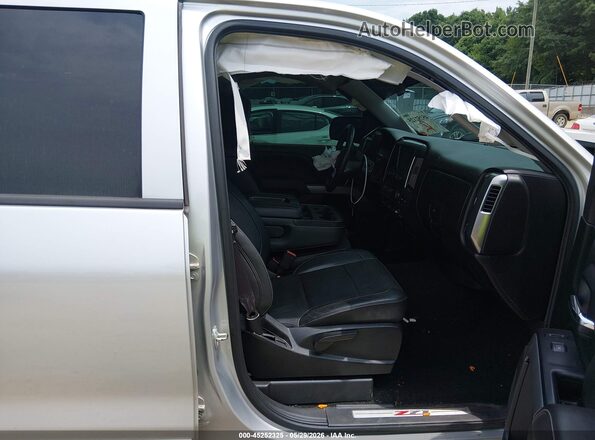 3GCUKREC4HG413503 2017 CHEVROLET SILVERADO Silver Widok wnętrza z przodu