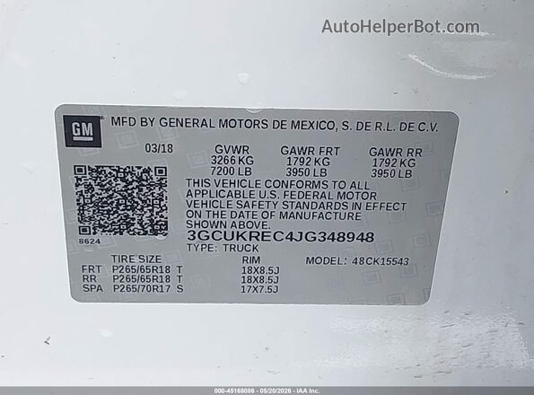 3GCUKREC4JG348948 2018 CHEVROLET SILVERADO White Vista del compartimento del motor