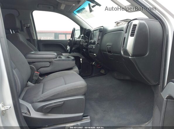 3GCUKREC7JG560971 2018 CHEVROLET SILVERADO Silver წინა სალონის ხედი