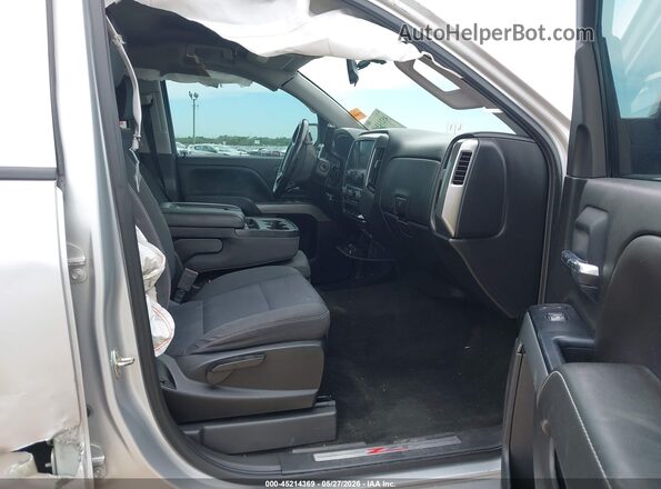 3GCUKREC9JG265600 2018 CHEVROLET SILVERADO Silver წინა სალონის ხედი