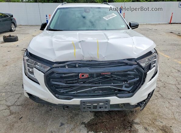 3GKALMEG7RL282067 2024 GMC TERRAIN White Շարժիչի բաժամունքի տեսք