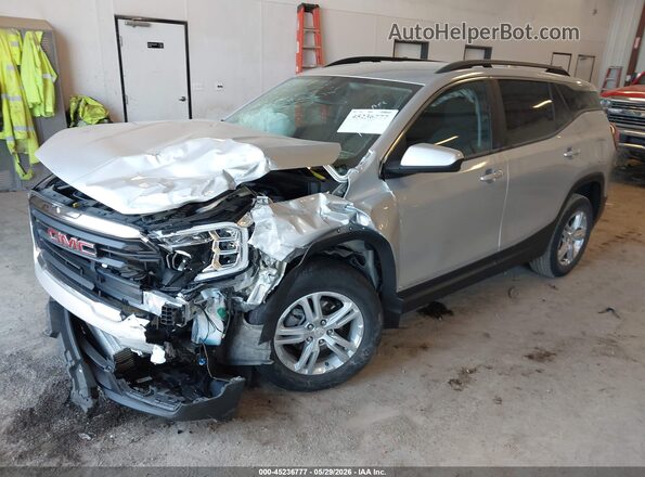 3GKALMEV3NL130179 2022 GMC TERRAIN Серебряный Передняя левая четверть