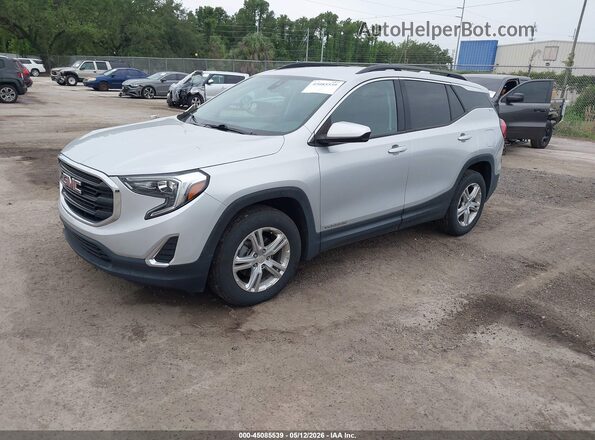 3GKALMEV5LL116359 2020 GMC TERRAIN Silver Vista tres cuartos delantera izquierda