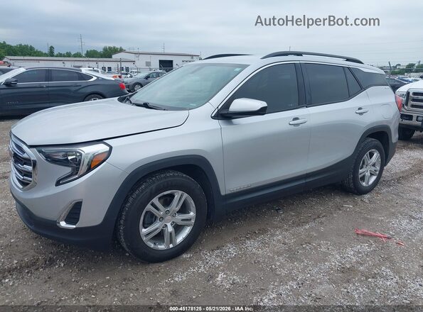 3GKALMEV9JL290061 2018 GMC TERRAIN Silver Առջևի ձախ երեք քառորդ տեսարան