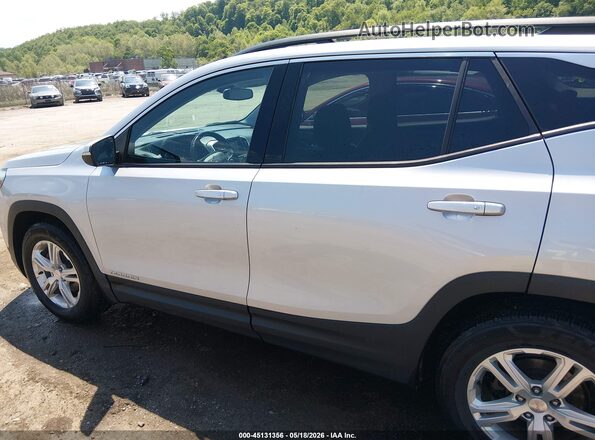 3GKALTEV2JL292857 2018 GMC TERRAIN Silver Widok wnętrza 360 stopni