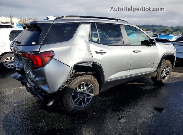 3GKALYEG2TL242574 2026 GMC TERRAIN Серебряный Задняя правая четверть