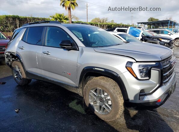 3GKALYEG2TL242574 2026 GMC TERRAIN Серебряный Передняя правая четверть