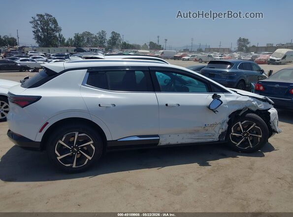 3GN7DLRR6RS263385 2024 CHEVROLET EQUINOX White Rear interior view