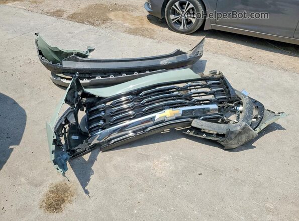 3GNAXHEG8TL140896 2026 CHEVROLET EQUINOX Green Vista del compartimento del motor