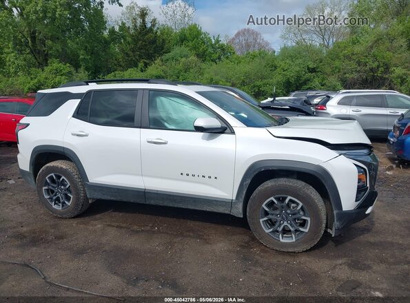 3GNAXKEG6SL115264 2025 CHEVROLET EQUINOX White Widok wnętrza z tyłu