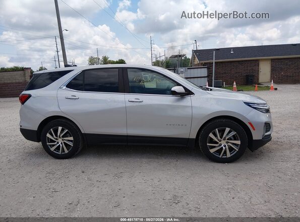 3GNAXKEV6NL198116 2022 CHEVROLET EQUINOX Silver Widok wnętrza z tyłu