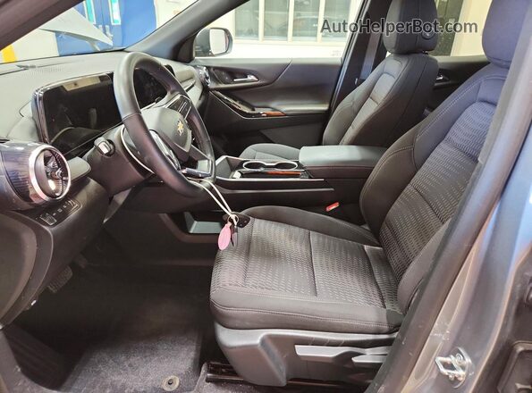 3GNAXPEG3SL131063 2025 CHEVROLET EQUINOX Silver Սալոնի դիմացի տեսք