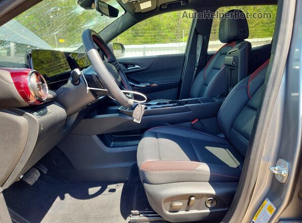3GNAXTEG5TL214682 2026 CHEVROLET EQUINOX Silver Вид салону спереду