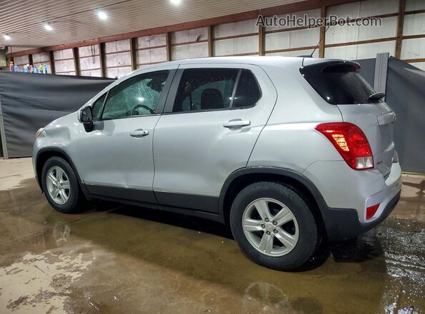 3GNCJKSB2LL195053 2020 CHEVROLET TRAX Серебряный Задняя левая четверть