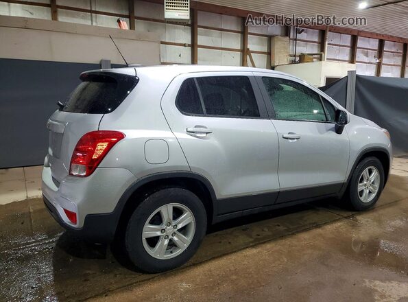 3GNCJKSB2LL195053 2020 CHEVROLET TRAX Серебряный Задняя правая четверть