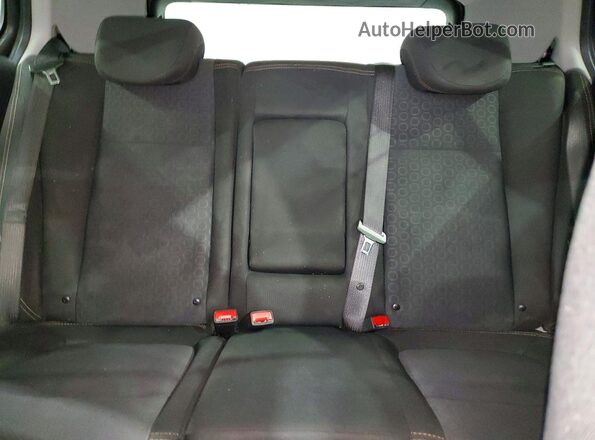 3GNCJKSB2LL195053 2020 CHEVROLET TRAX Серебряный Вид задних сидений