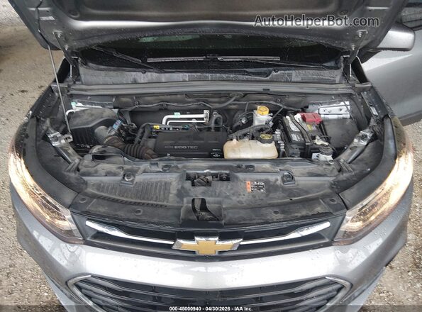 3GNCJKSB5LL199517 2020 CHEVROLET TRAX Gray Вид ззаду