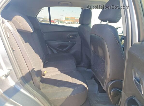 3GNCJKSB6LL241726 2020 CHEVROLET TRAX Gray Widok wnętrza z tyłu
