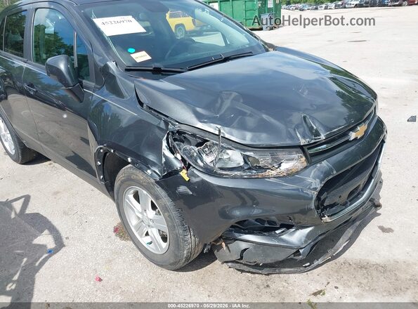 3GNCJKSB7LL107937 2020 CHEVROLET TRAX Серый Вид спереди
