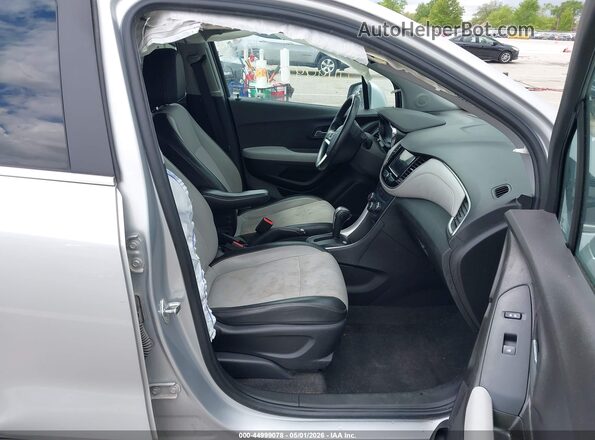 3GNCJLSB2JL232847 2018 CHEVROLET TRAX Silver 