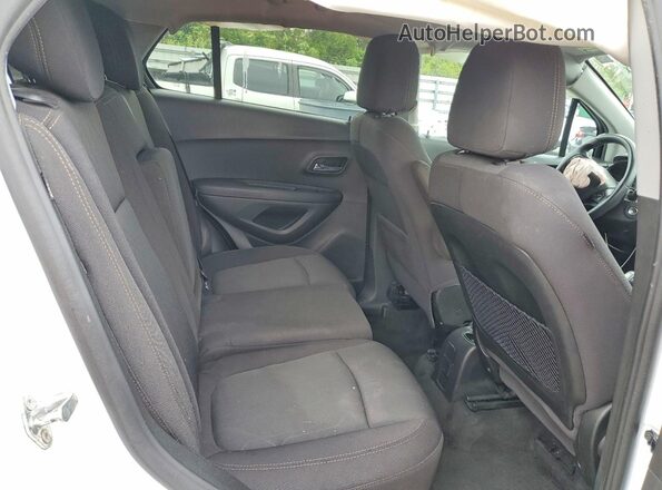 3GNCJLSB2KL351886 2019 CHEVROLET TRAX White Вид задньої частини салону
