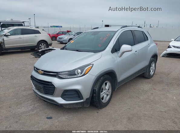 3GNCJLSB2LL335771 2020 CHEVROLET TRAX Silver Առջևի ձախ երեք քառորդ տեսարան