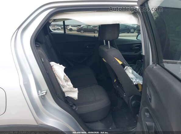 3GNCJLSB2LL335771 2020 CHEVROLET TRAX Silver VIN կոդի պիտակի տեսք