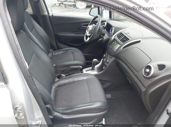3GNCJLSB3GL261475 2016 CHEVROLET TRAX Silver Вид салону спереду