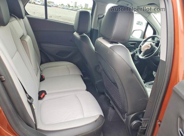 3GNCJLSB8KL245216 2019 CHEVROLET TRAX Orange Widok wnętrza z tyłu