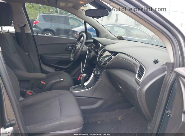 3GNCJPSB0JL219053 2018 CHEVROLET TRAX Gray Front interior view